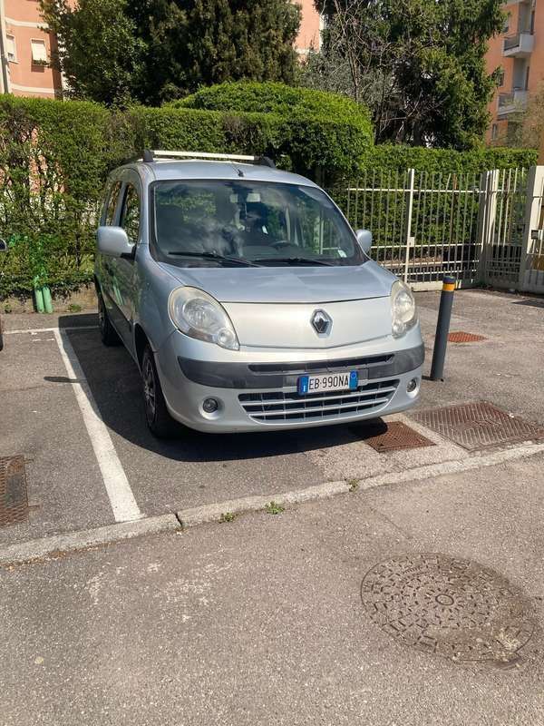 Usata 2010 Renault Kangoo Expression Monovolume | 4800 € (Molto cara) - Immagine 1/4