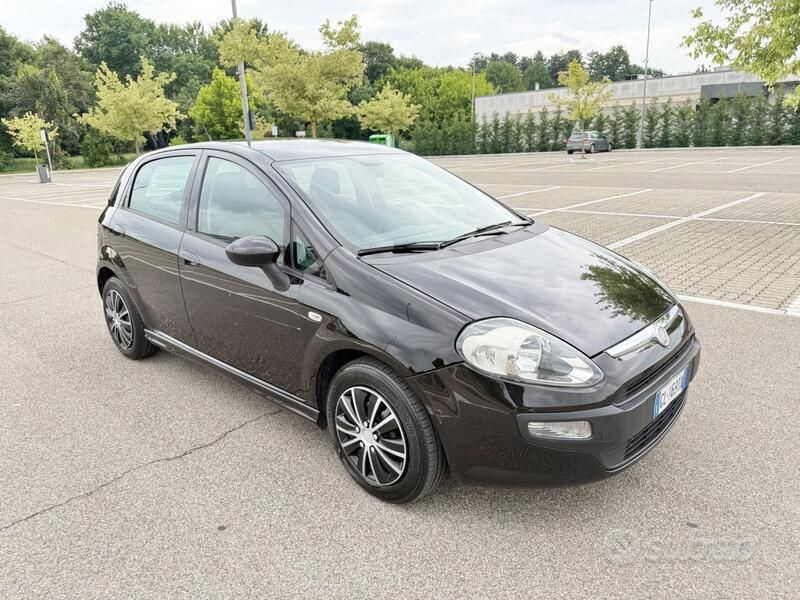 Usata 2014 Fiat Punto Evo S Due volumi | 3900 € (Ottimo prezzo) - Immagine 1/2