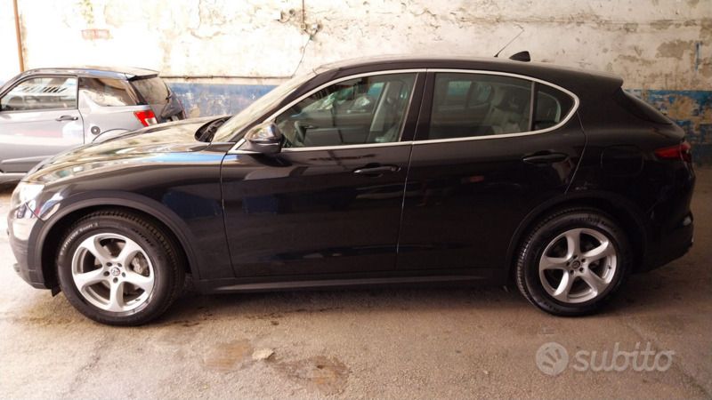 Usata Alfa Romeo Stelvio 179 CV (131 kW) 2017 Nero SUV