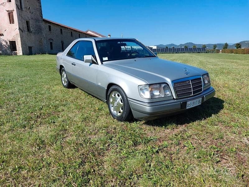 Usata Mercedes 200 135 CV (99 kW) 1994 Argento Coupé