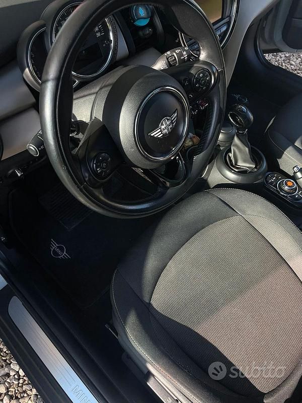 Usata Mini Cooper D 2016 Grigio Utilitaria