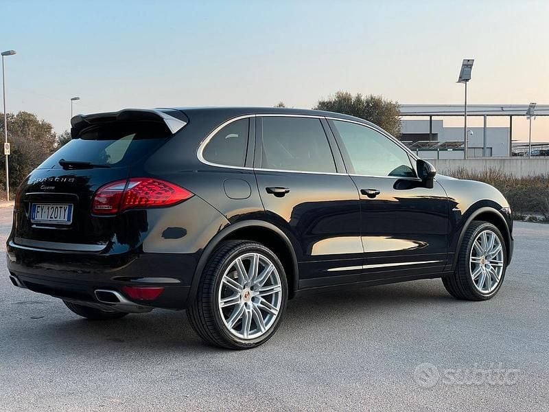 Usata Porsche Cayenne Platinum Edition 250 CV (183 kW) 2014 Nero SUV