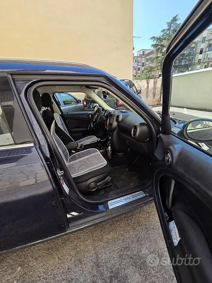 Usata Mini Countryman 111 CV (81 kW) 2012 Nero SUV