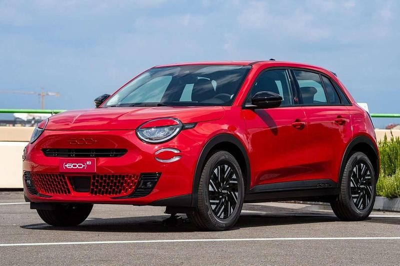 Nuova Fiat 600 Pop 101 CV (74 kW) 2025 Other SUV