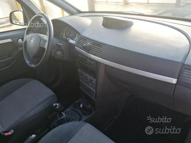 Usado Opel Meriva 2005 Gris Monovolumen