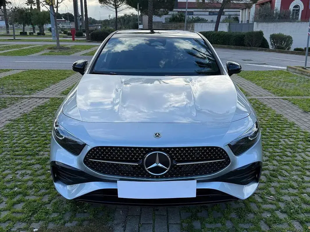 Usata Mercedes A180 Advanced Plus 116 CV (85 kW) 2025 Argento Berlina