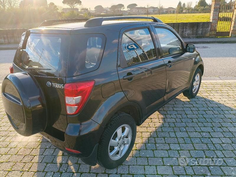 Usata Daihatsu Terios 105 CV (77 kW) 2007 Nero SUV