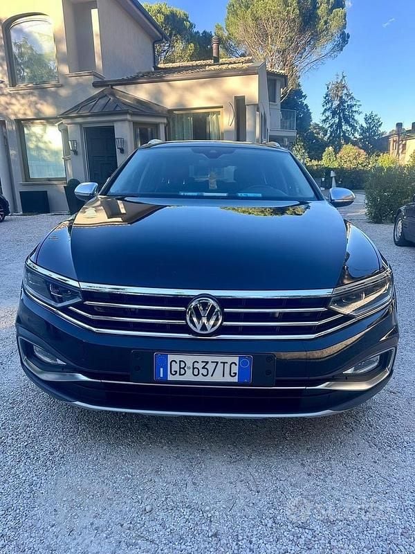 Nero Usata 2020 VW Passat Alltrack Station wagon | 25.000 € (Buon prezzo) - Immagine 1/4