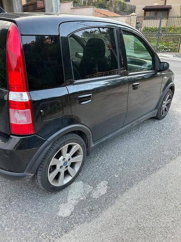 Usata Fiat Panda 101 CV (74 kW) 2008 Nero Berlina