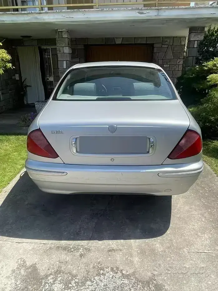 Usata Lancia Lybra 131 CV (96 kW) 2003 Grigio Berlina
