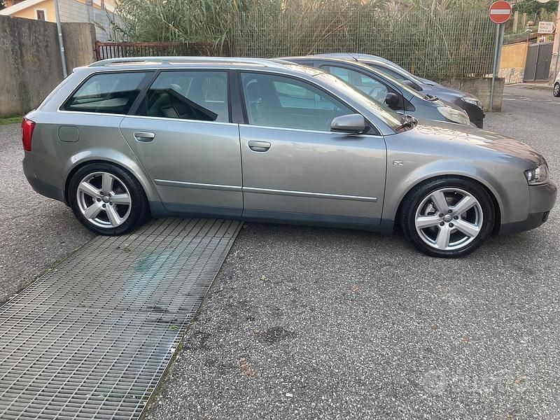 Usata Audi A4 130 CV (95 kW) 2004 Grigio Station wagon