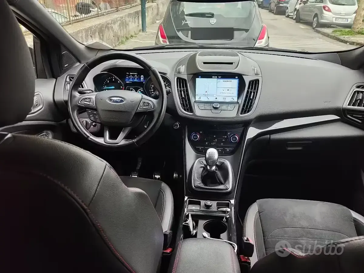 Usata Ford Kuga ST-Line 150 CV (110 kW) 2018 Grigio SUV