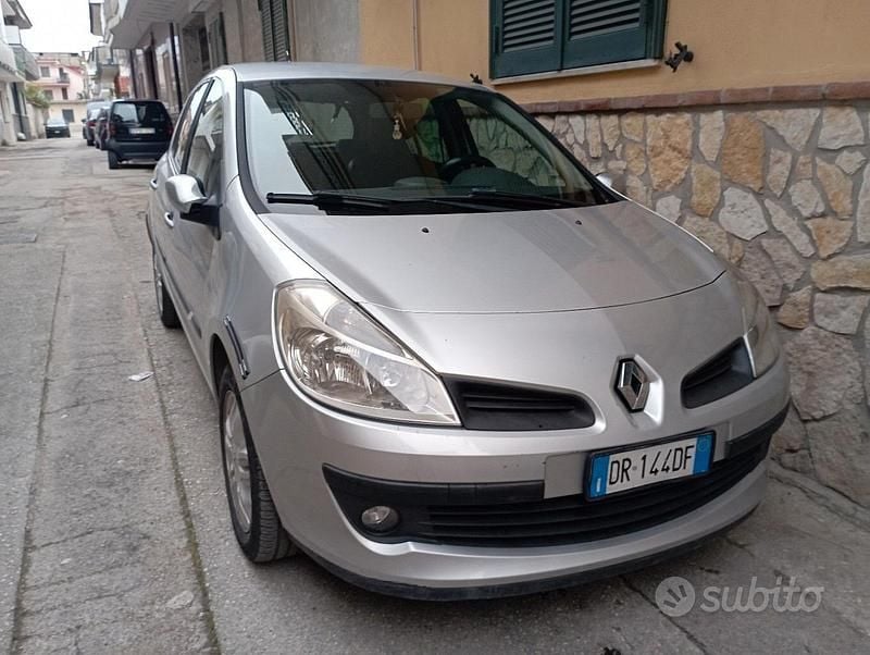 Brugt Renault Clio II 85 HK (62 kW) 2008 Grå Sedan