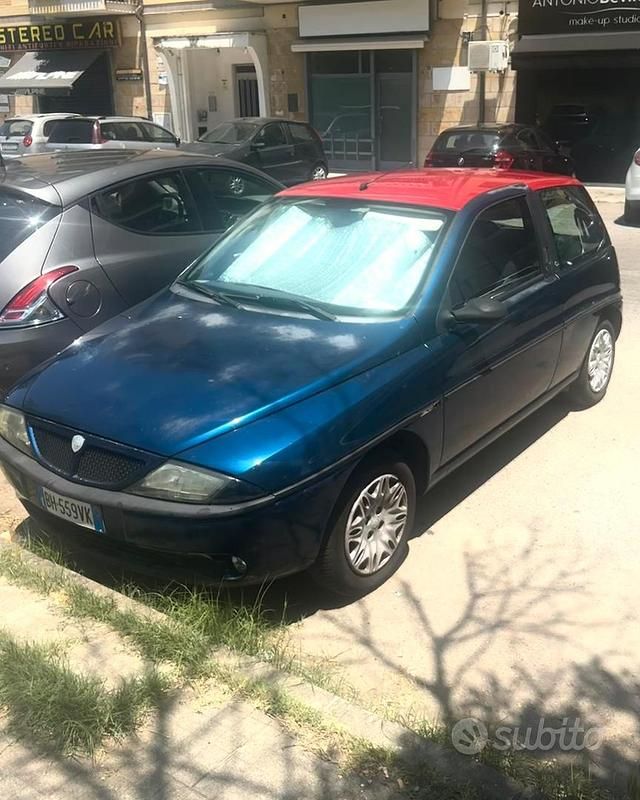 Usata Lancia Ypsilon 54 CV (39 kW) 2000 Blu Utilitaria