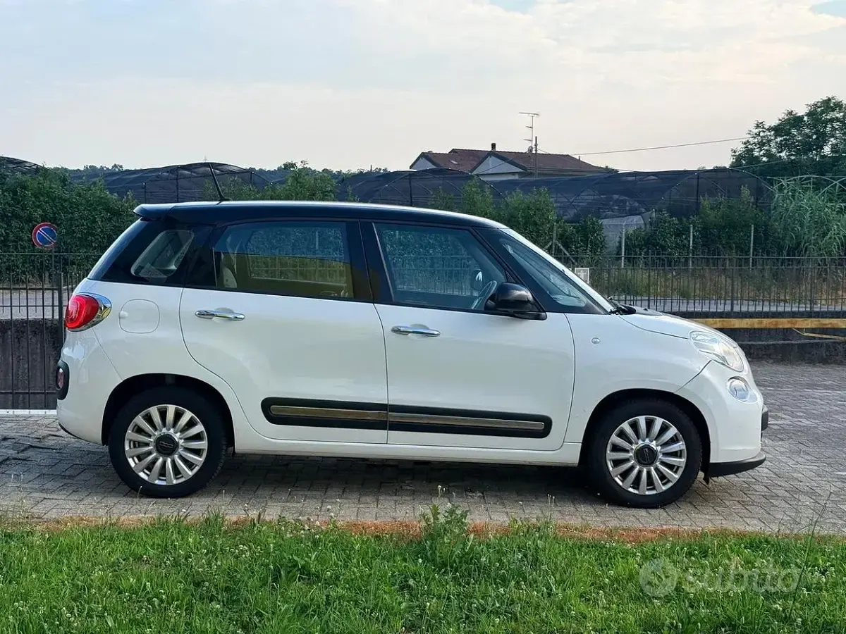 Usata Fiat 500L Lounge 120 CV (88 kW) 2014 Bianco Monovolume