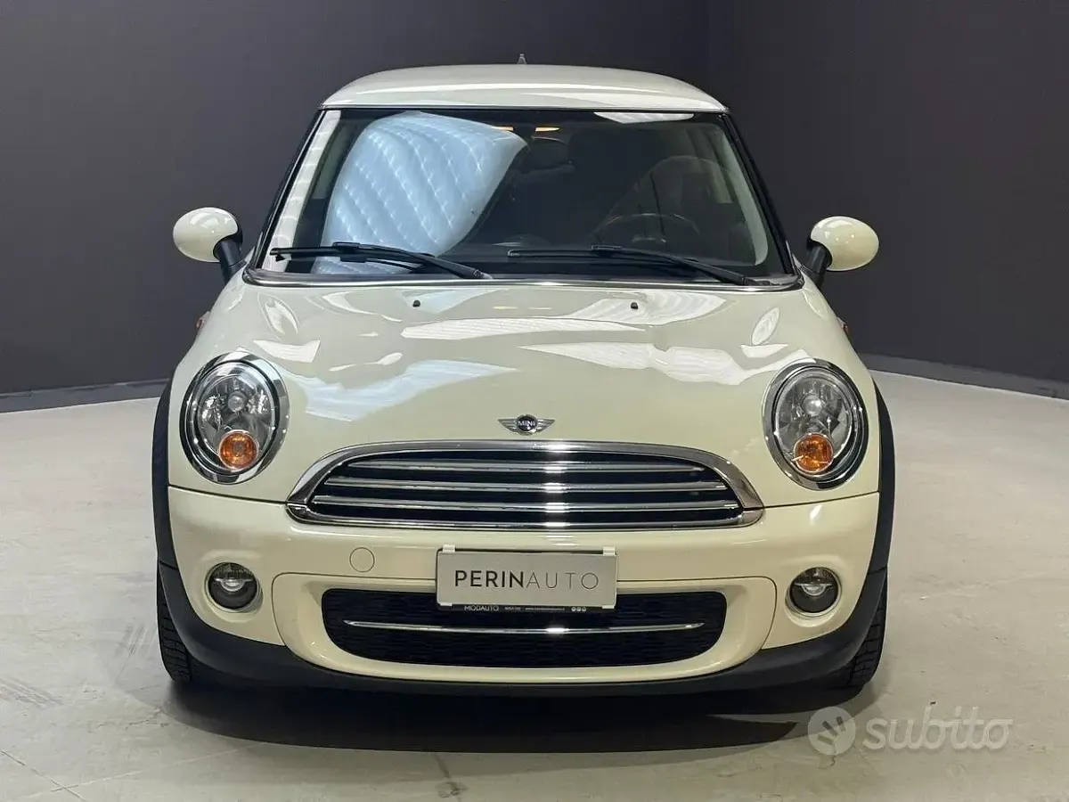 Usata Mini Cooper D 111 CV (81 kW) 2013 Bianco Utilitaria