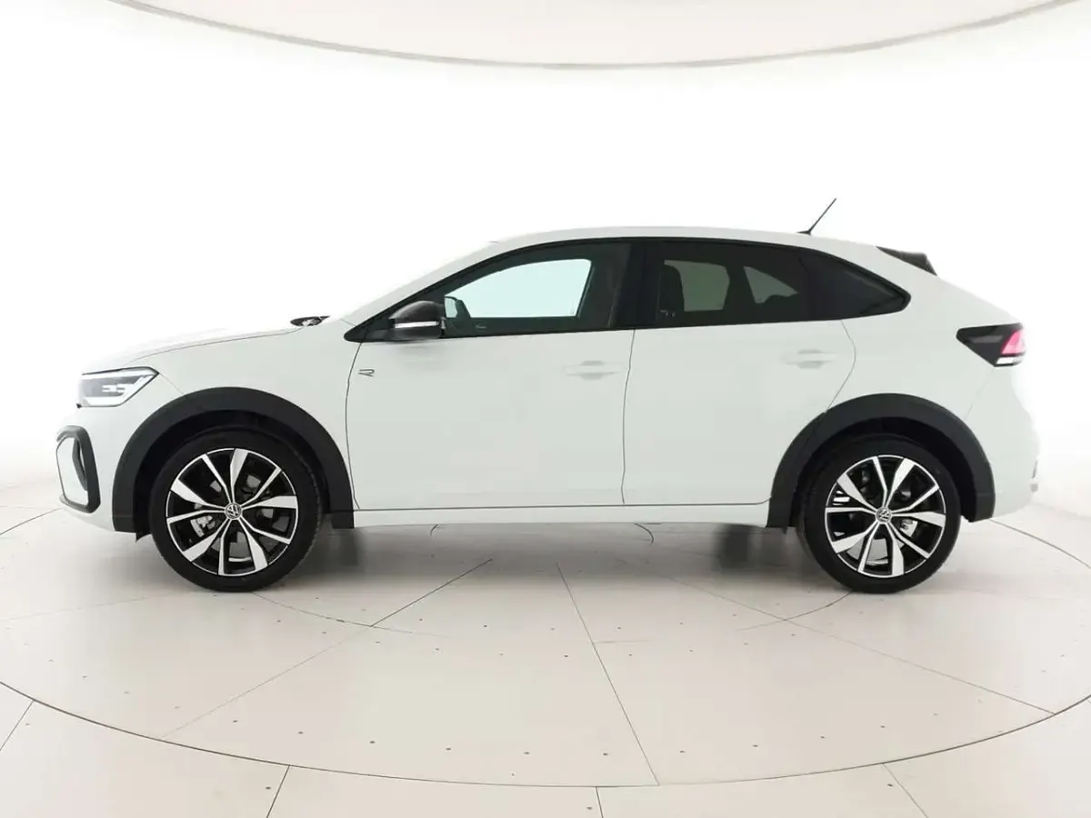 Nuova VW Taigo R-line Plus 116 CV (85 kW) 2026 Pure white nero SUV