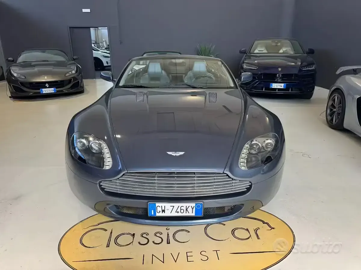 Usata Aston Martin V8 Vantage 385 CV (283 kW) 2007 Azzurro Cabrio