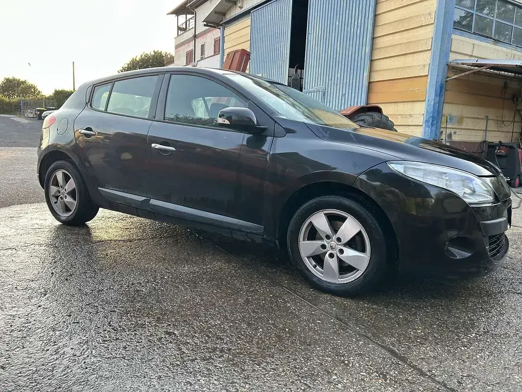 Usata Renault Mégane III Dynamique 110 CV (80 kW) 2010 Berlina