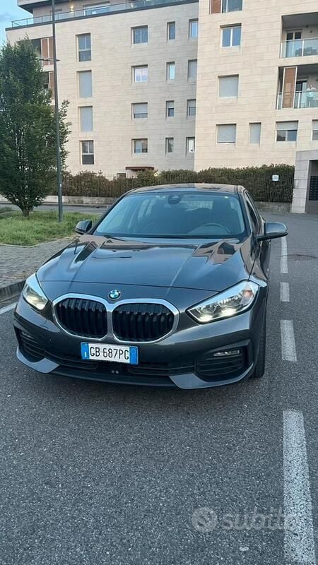 Grigio Usata 2020 BMW 116 Advantage Due volumi | 12.800 € (Ottimo prezzo) - Immagine 1/4