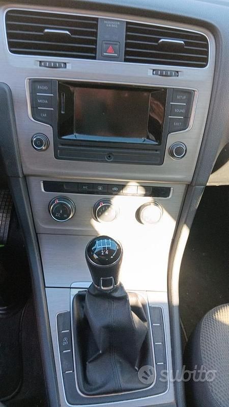 Grigio Usata 2014 VW Golf VII Tre volumi | 7500 € (Super prezzo) - Immagine 1/4