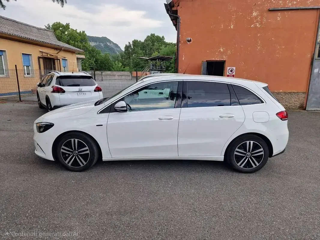 Usata Mercedes B250 160 CV (117 kW) 2022 Bianco Utilitaria