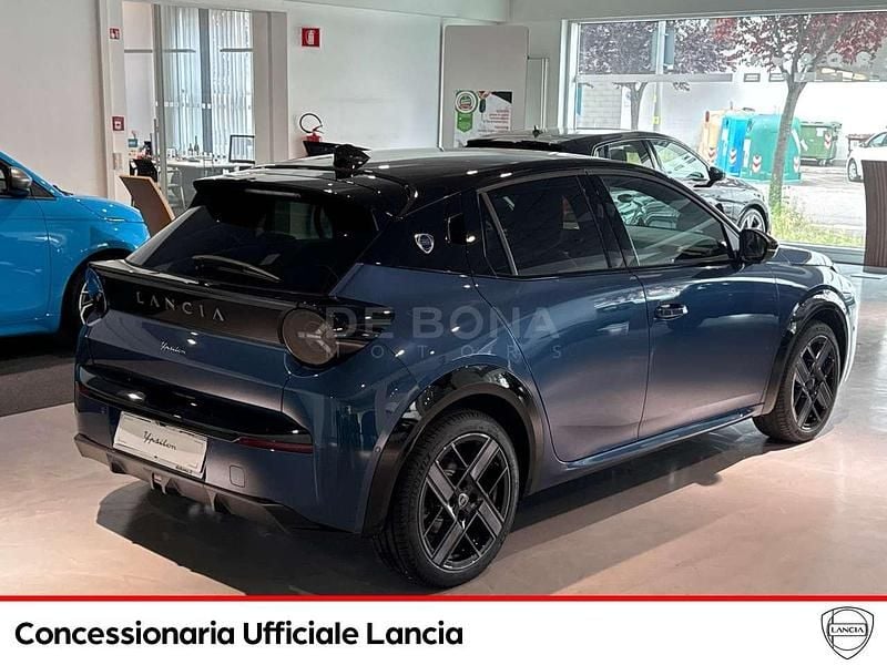 Usata Lancia Ypsilon 114 kW (156 CV) 2024 Nero Utilitaria
