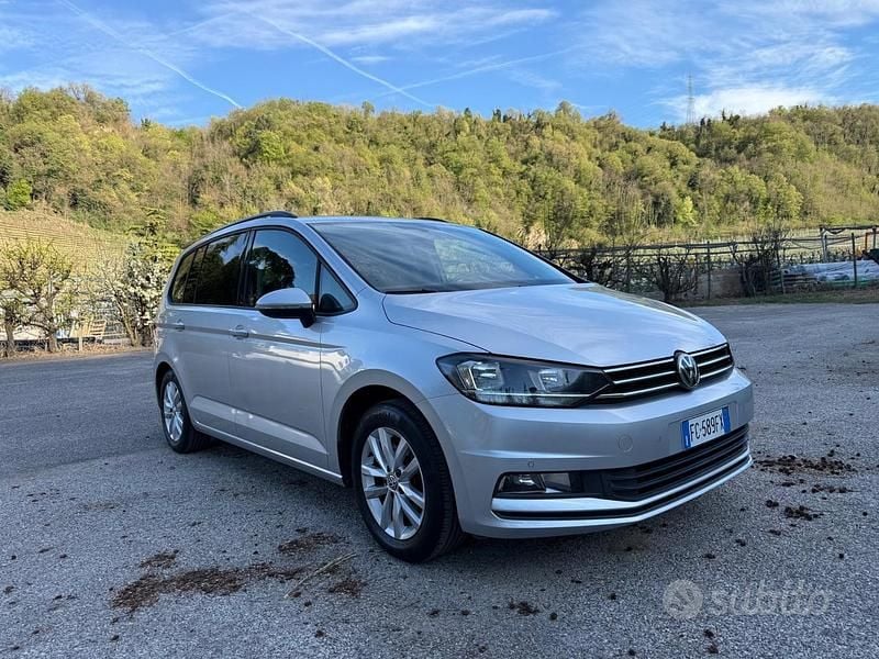Usata VW Touran Highline 115 CV (84 kW) 2016 Grigio Monovolume
