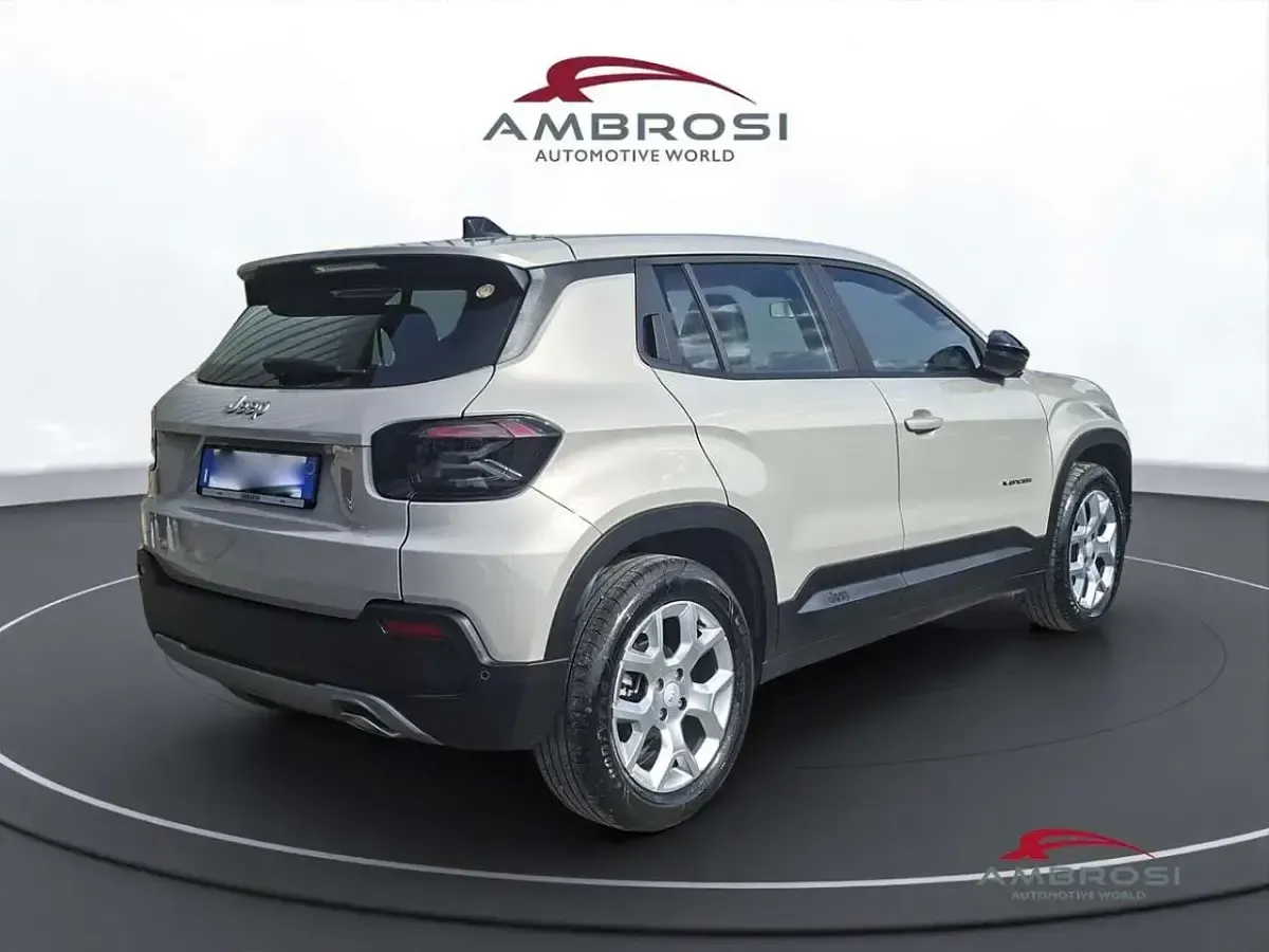 Usata Jeep Avenger Altitude 101 CV (74 kW) 2023 Beige SUV