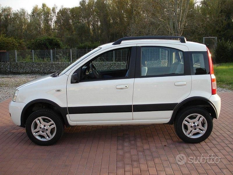 Usata Fiat Panda 4x4 Climbing 69 CV (50 kW) 2008 Bianco Utilitaria