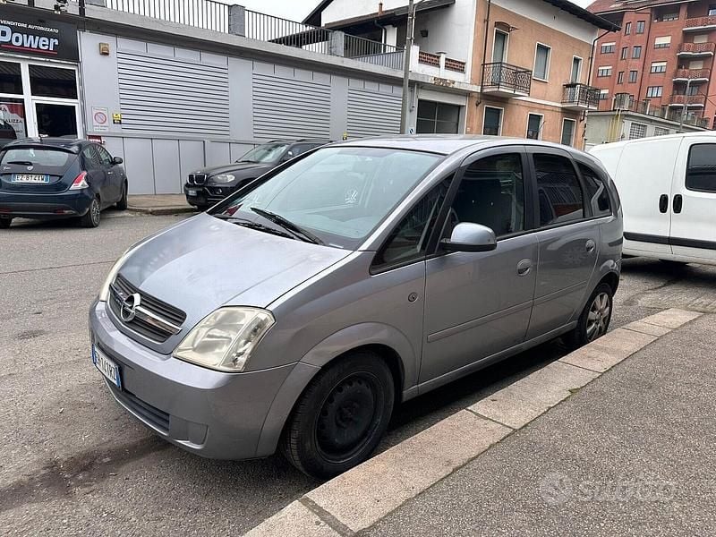 Usata Opel Meriva Cosmo 100 CV (73 kW) 2006 Grigio Monovolume