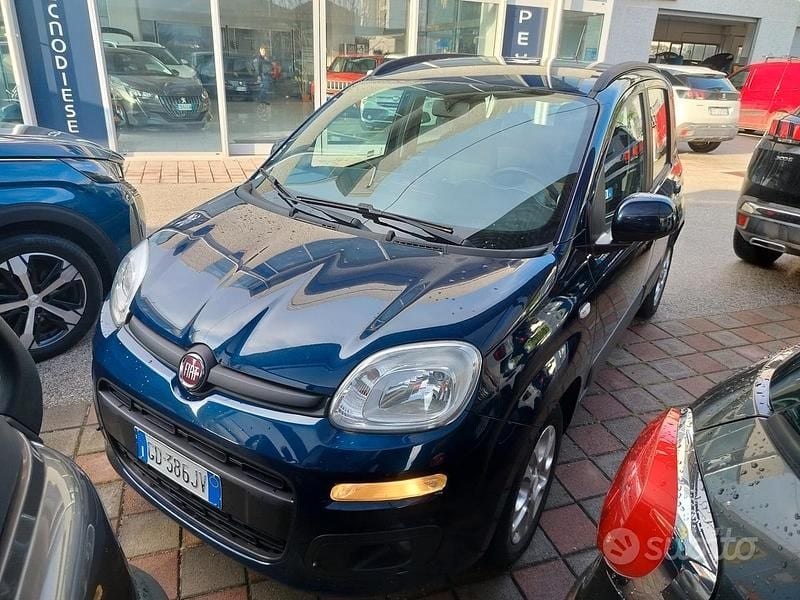Usata Fiat Panda Lounge 69 CV (50 kW) 2020 Blu Utilitaria
