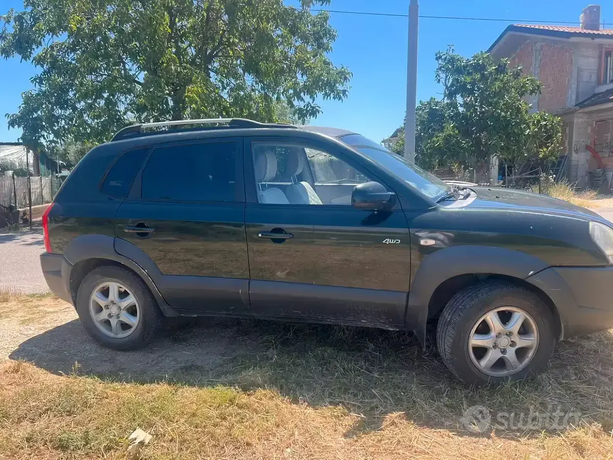 Usata Hyundai Tucson 112 CV (82 kW) 2005 Verde SUV