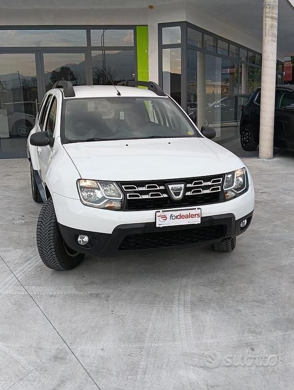 Usata Dacia Duster Lauréate 110 CV (80 kW) 2016 Bianco SUV