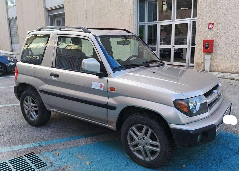 Argento Usata 2000 Mitsubishi Pajero Comfort Edition SUV | 3499 € (Buon prezzo) - Immagine 1/4