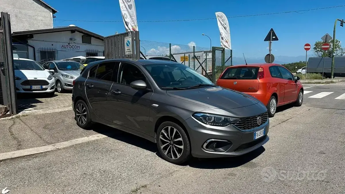 Usata Fiat Tipo Lounge 120 CV (88 kW) 2017 Grigio Berlina