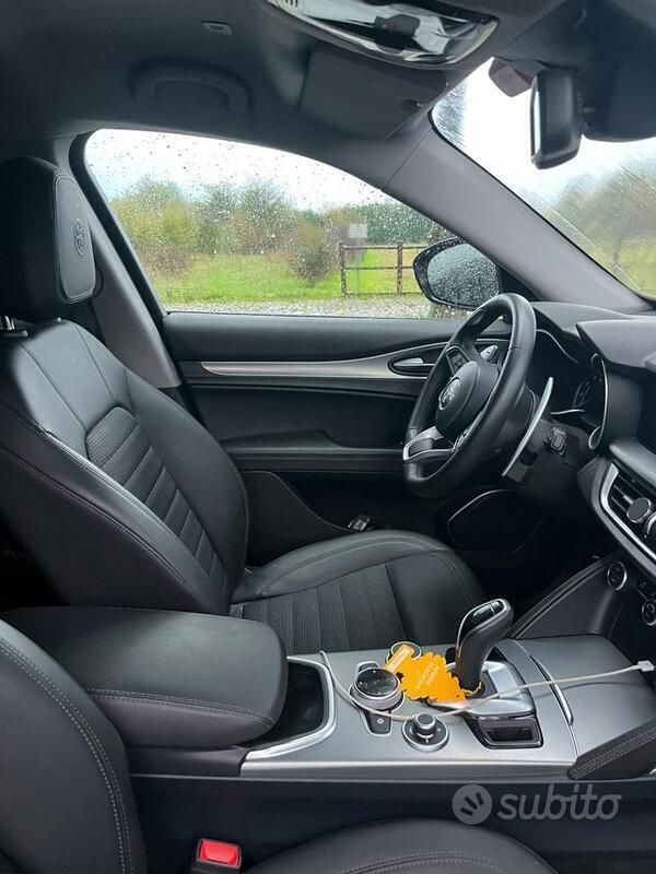 Usata Alfa Romeo Stelvio 201 CV (147 kW) 2021 Nero SUV