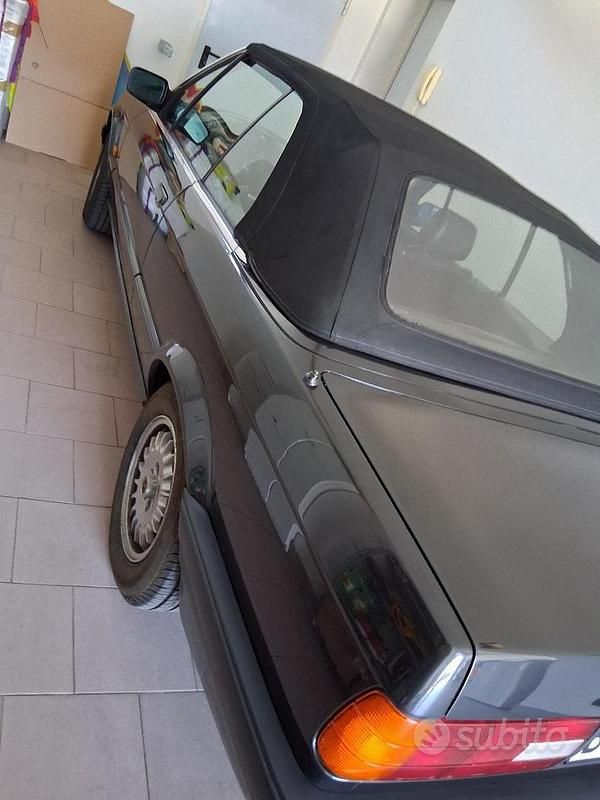 Usata BMW 318 Cabriolet 116 CV (85 kW) 1992 Nero Cabrio