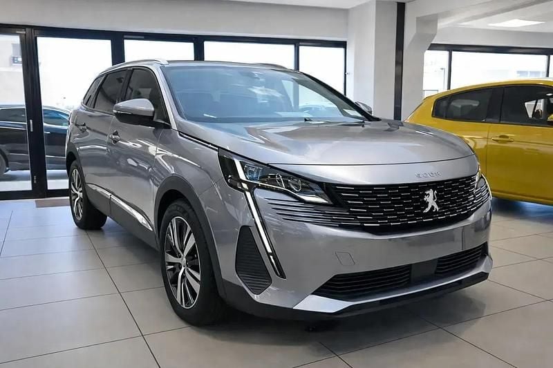 Usata Peugeot 5008 Allure 130 CV (95 kW) 2024 Grigio SUV