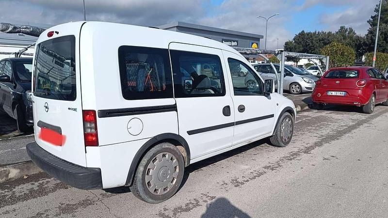 Usata Opel Combo 94 CV (69 kW) 2011 Bianco Furgone