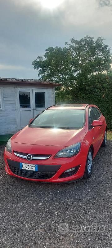 Usata Opel Astra S 2015 Rosso Station wagon