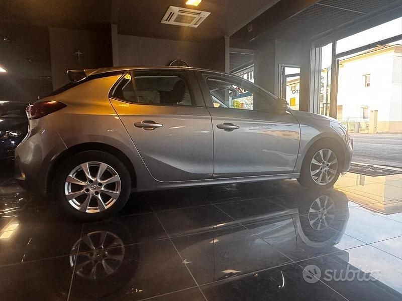 Używany Opel Corsa Edition 75 KM (55 kW) 2021 Szary Hatchback