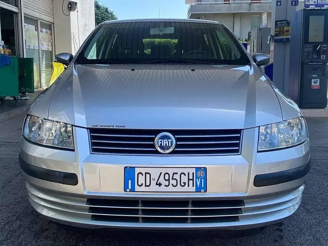 Usata Fiat Stilo Active 103 CV (75 kW) 2002 Argento Berlina