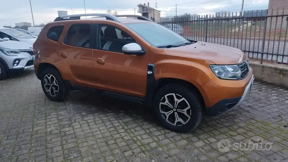 Usata Dacia Duster Lauréate 109 CV (80 kW) 2018 Marrone SUV