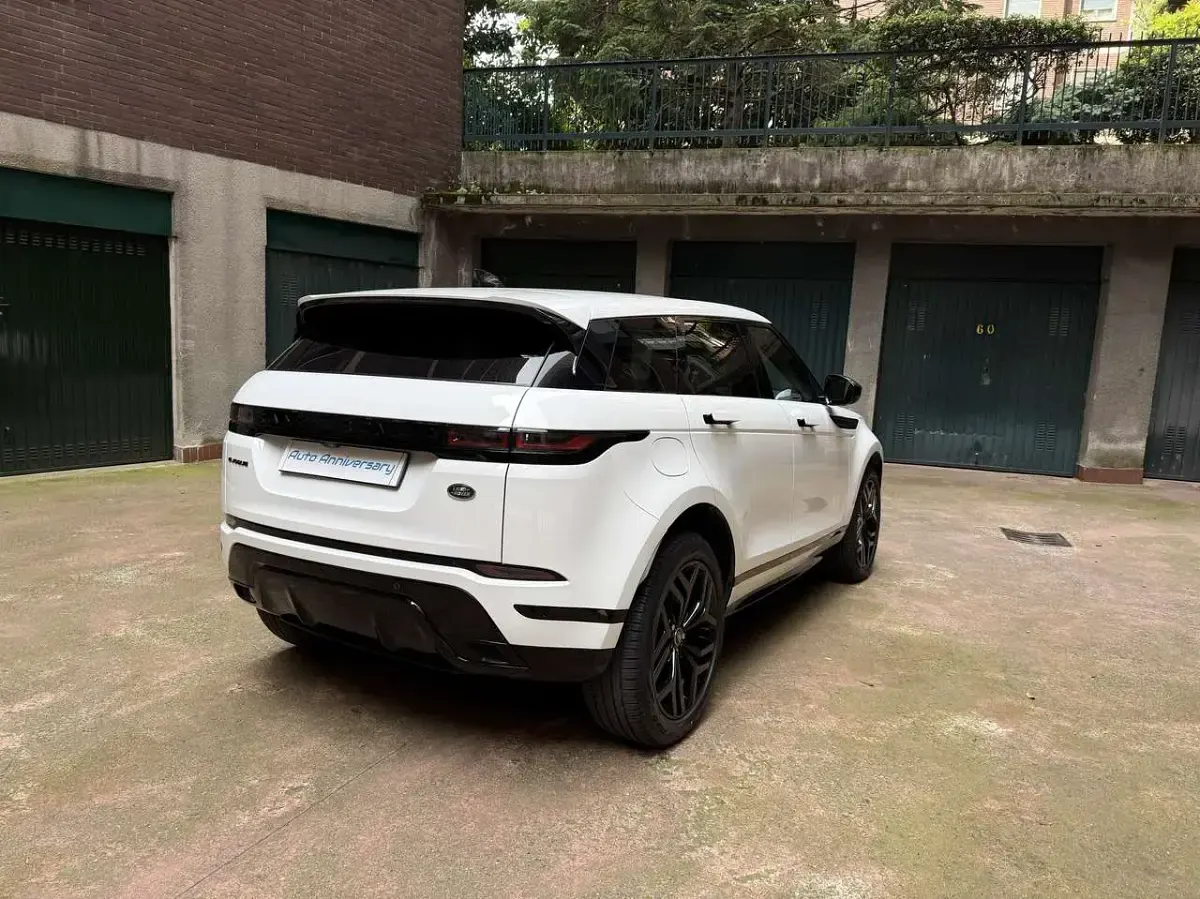 Usata Land Rover Range Rover evoque R-Dynamic 250 CV (183 kW) 2022 Fuji white SUV