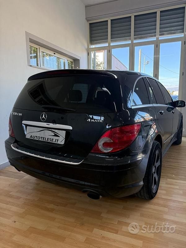 Begagnad Mercedes R320 Chrome 224 HK (164 kW) 2009 Svart Minibuss