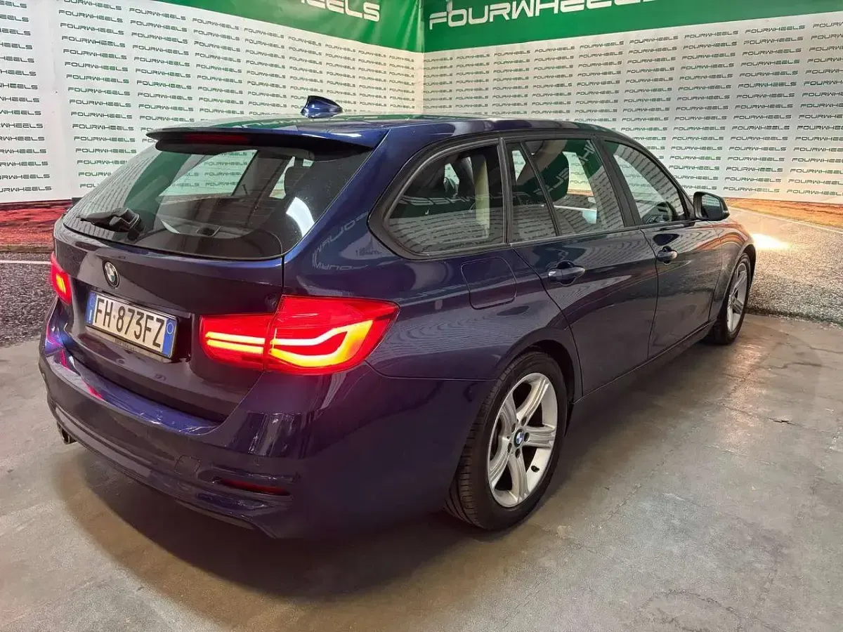 Usata BMW 320 Advantage 190 CV (139 kW) 2017 Blu/azzurro Station wagon