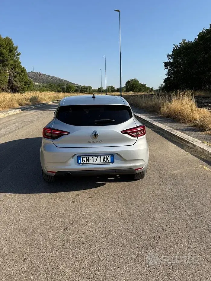 Usata Renault Clio V Evolution 101 CV (74 kW) 2023 Grigio Berlina