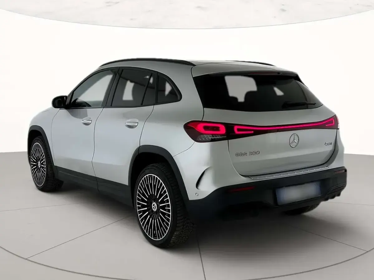 Usata Mercedes EQA300 Premium 139 kW (189 CV) 2023 Grigio SUV