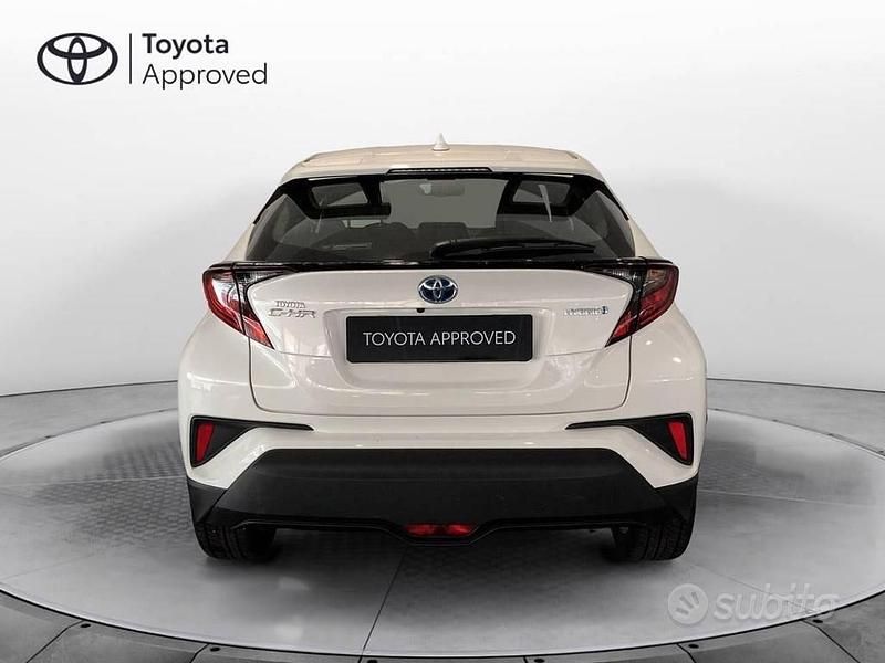Usata Toyota C-HR Active 122 CV (89 kW) 2021 Bianco SUV